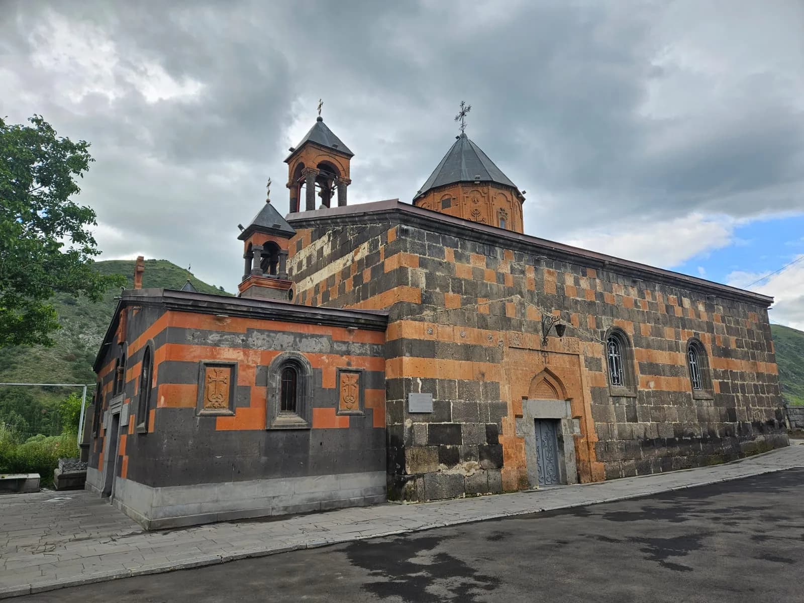 St Astvatsatsin