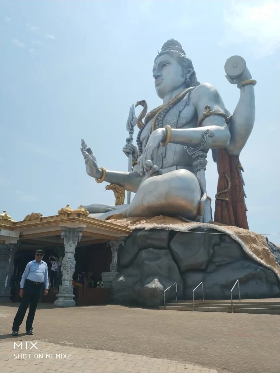 The towering Shiva statue at Murudeshwar