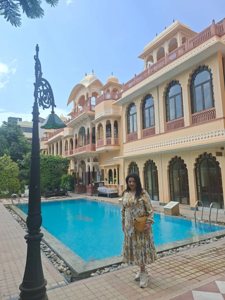 Swimming pool courtyard at Shahpura House heritage hotel