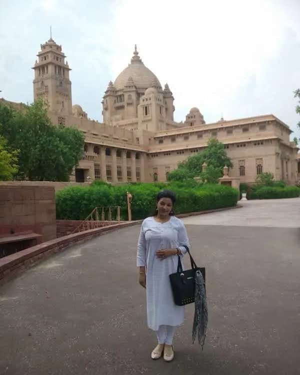 Grand exterior lawns and sandstone facade of Umaid Bhawan Palace in Jodhpur