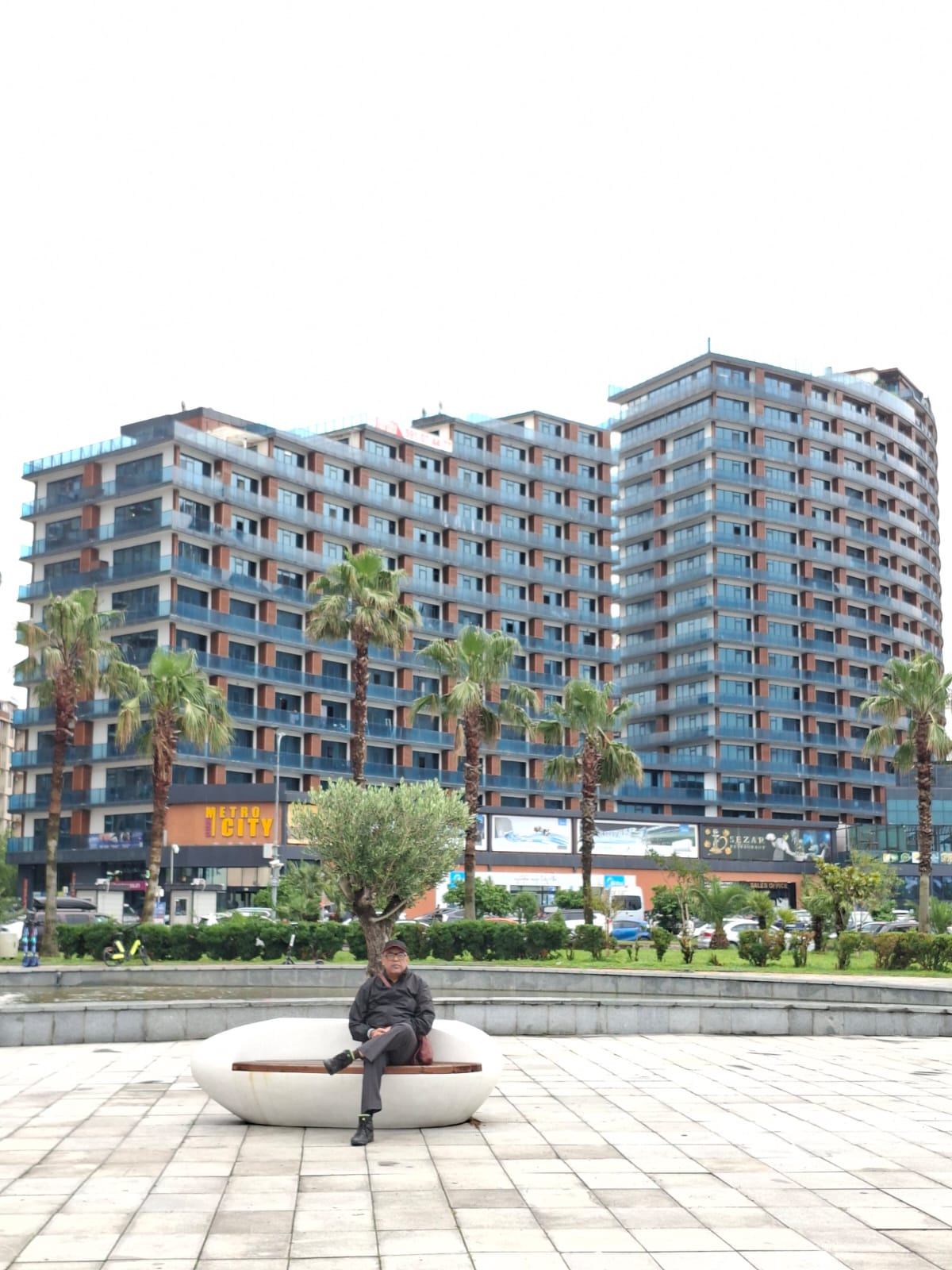 Batumi Boulevard detail 9