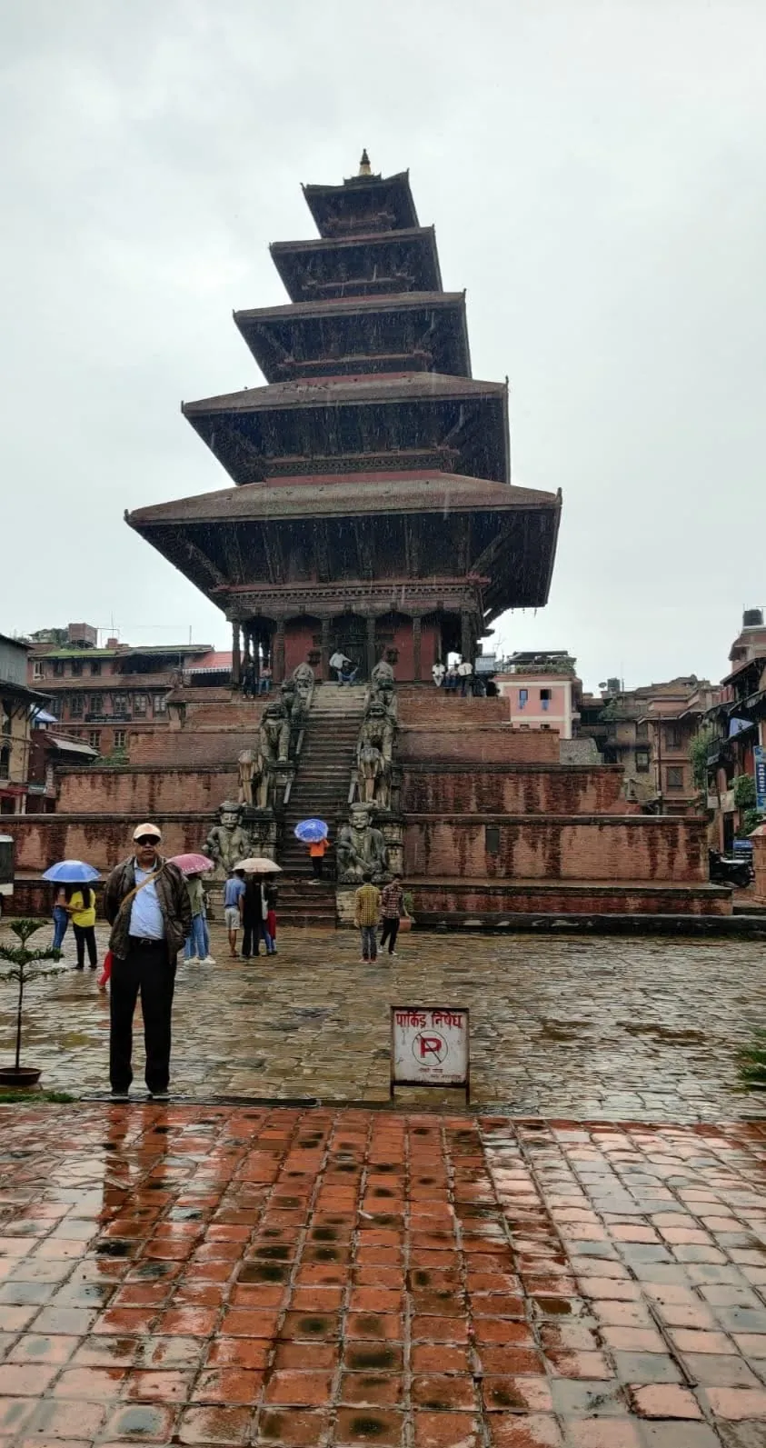 The five-tiered Nyatapola Temple towering over Taumadhi Square