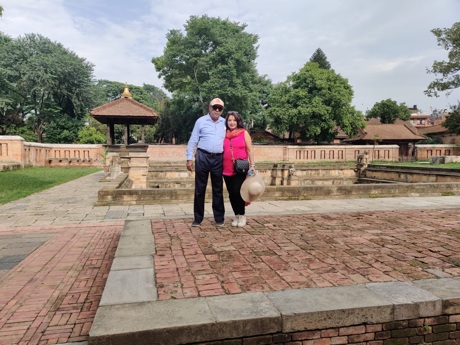 Bhandarkhal water tank and palace courtyard