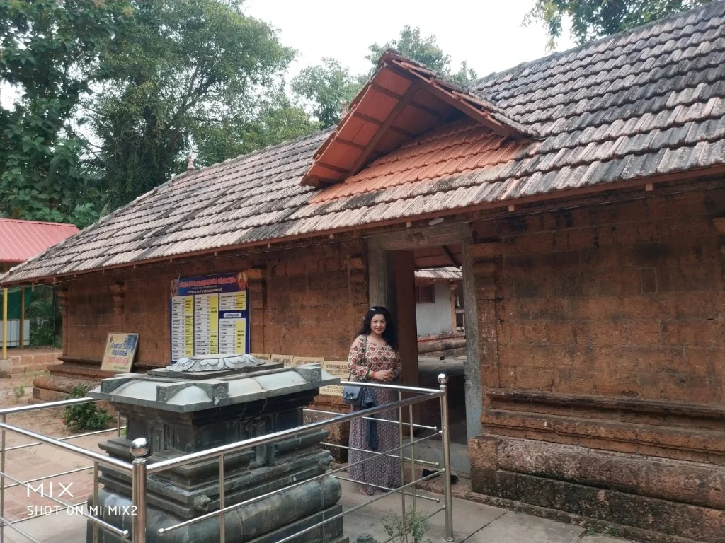 Mridanga Saileswari Temple entrance in Muzhakunnu near Kannur