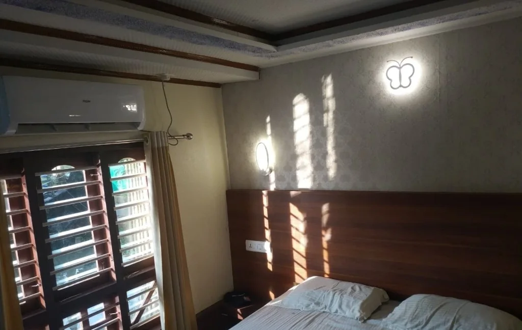 Houseboat Bedroom