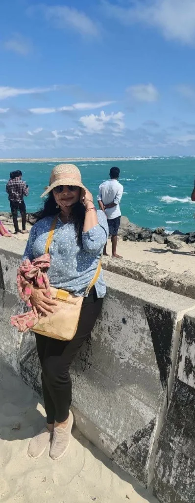 Stunning turquoise sea breakwater at Arichal Munai, Dhanushkodi