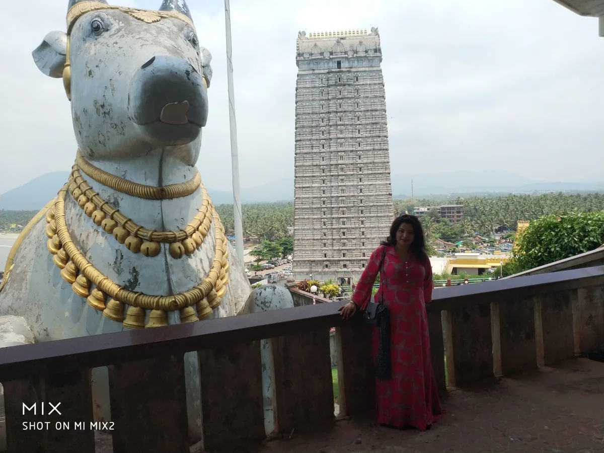Courtyard view of Murudeshwar temple complex