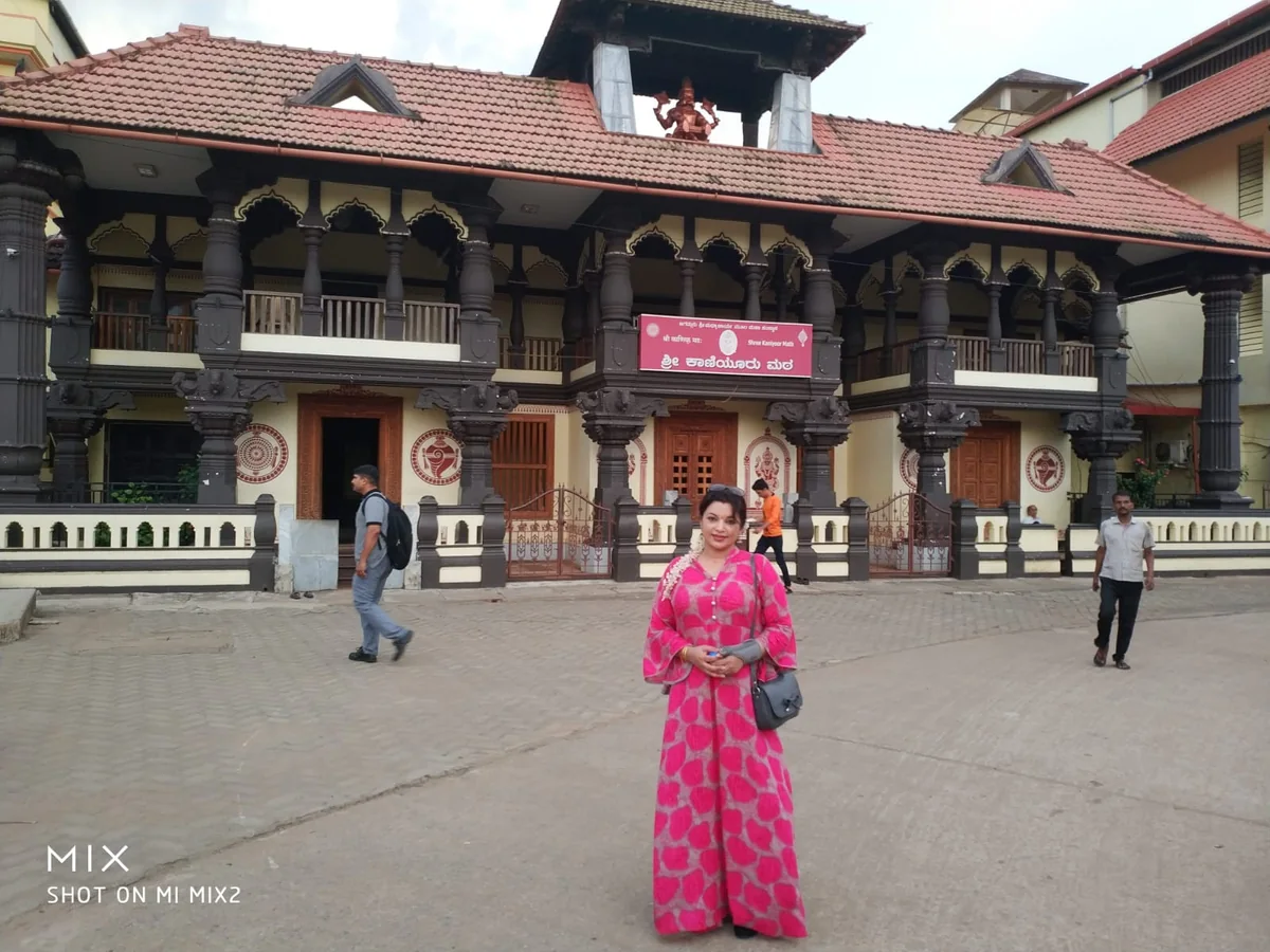 Pilgrims gathered at Sri Krishna Matha, Udupi