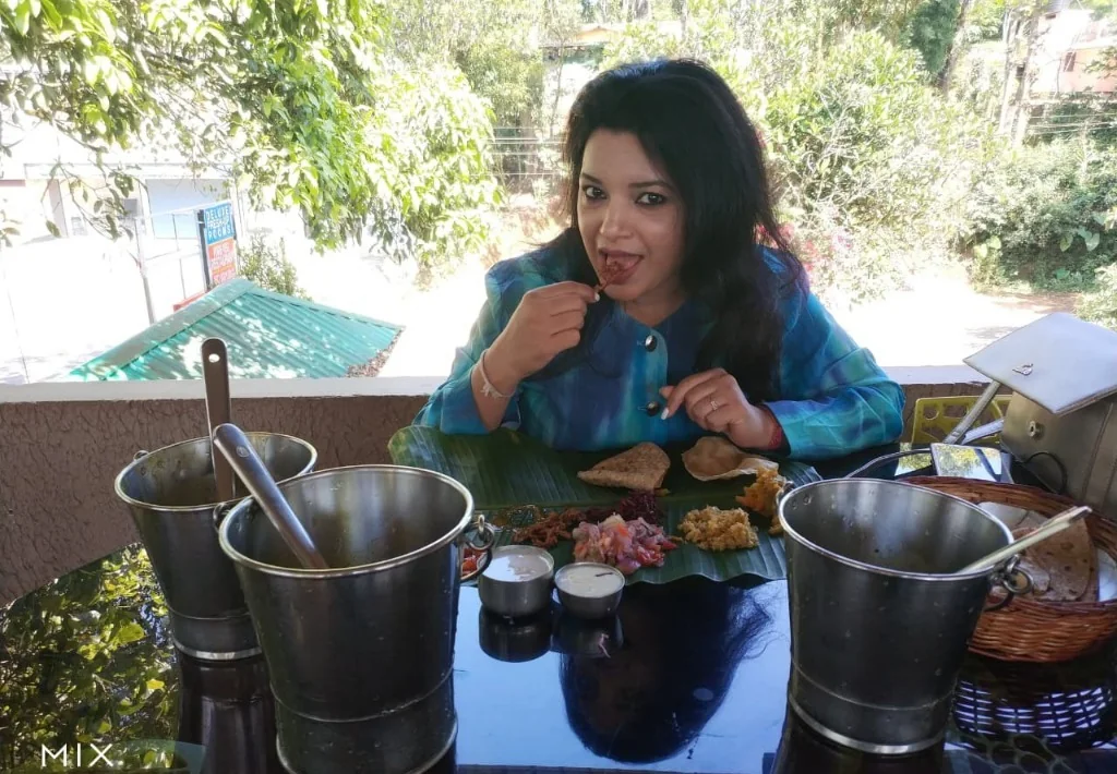 Traditional Kerala Sadya feast served on a fresh banana leaf
